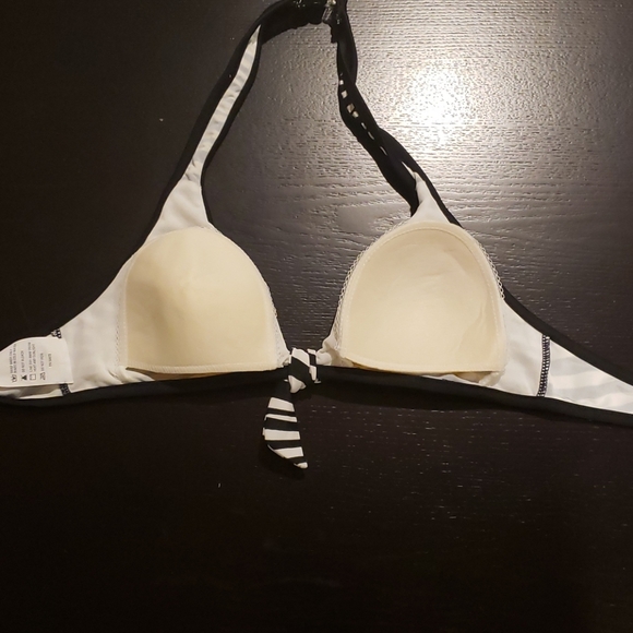 New without tags! Zebra bikini top small - Picture 3 of 4